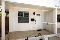 Building Photo - 1 Bedroom 1 Bathroom Apartment No Pets