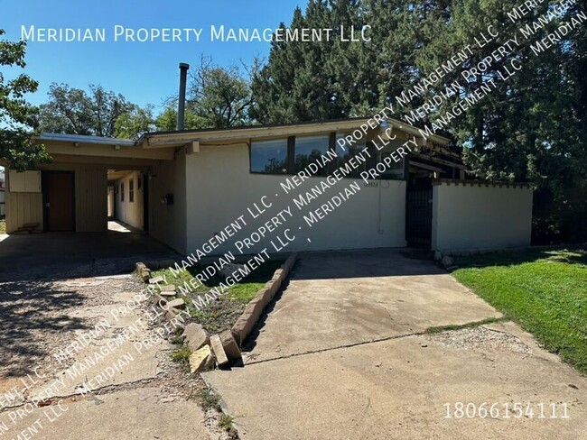 Primary Photo - Retro 3/2 with fireplace and covered parking