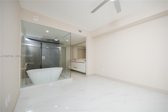 Building Photo - 711 NE 23rd Terrace