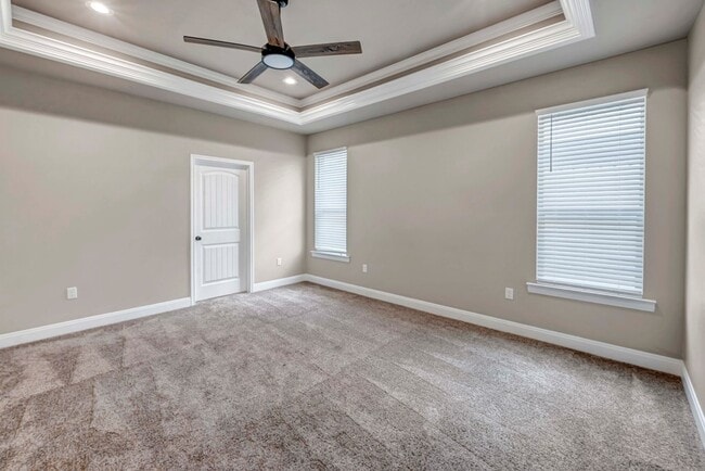 Building Photo - 8608 Luz Dr