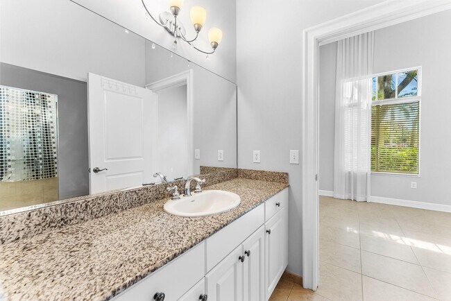 Building Photo - 16102 Emerald Estates Dr