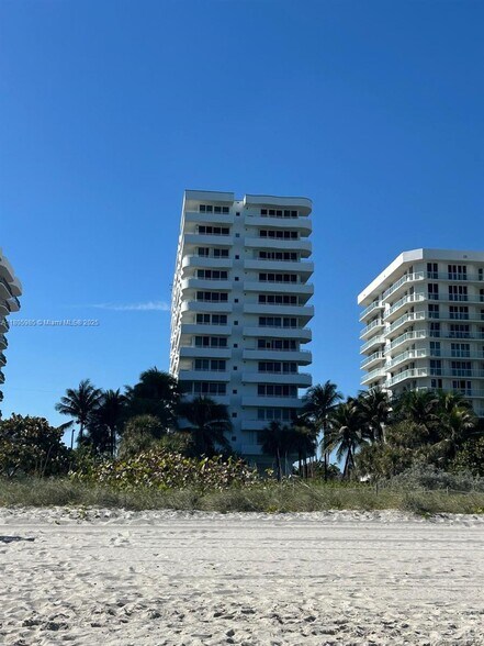 Building Photo - 8911 Collins Ave