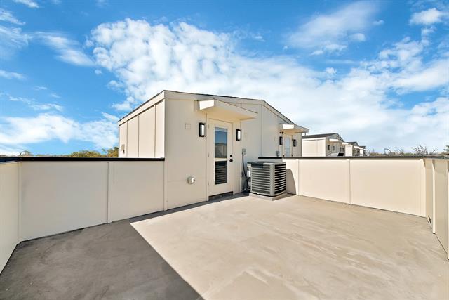 Building Photo - 7207 Mohawk Dr