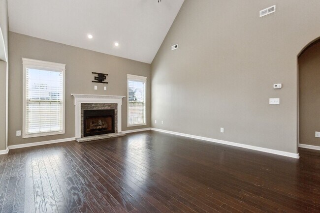 Building Photo - 1275 Golden Eagle Way