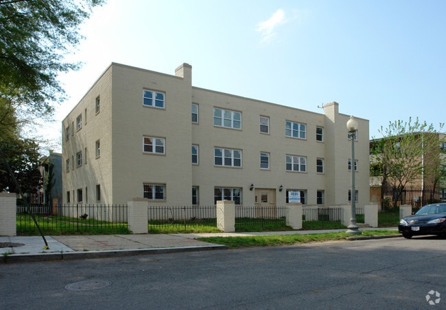 Primary Photo - 1023 14th St SE