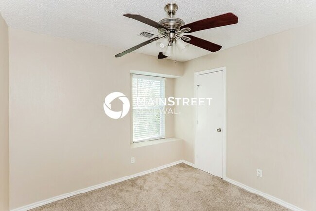Building Photo - 3 Bedroom Pet-Friendly Home in Arlington, TX with Main Street Renewal