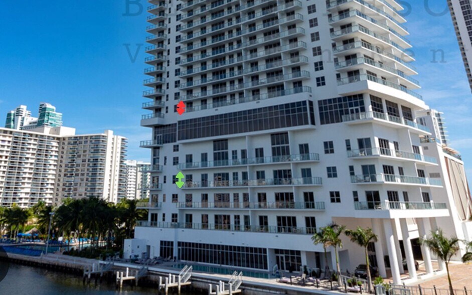 Building Photo - 4010 S Ocean Dr