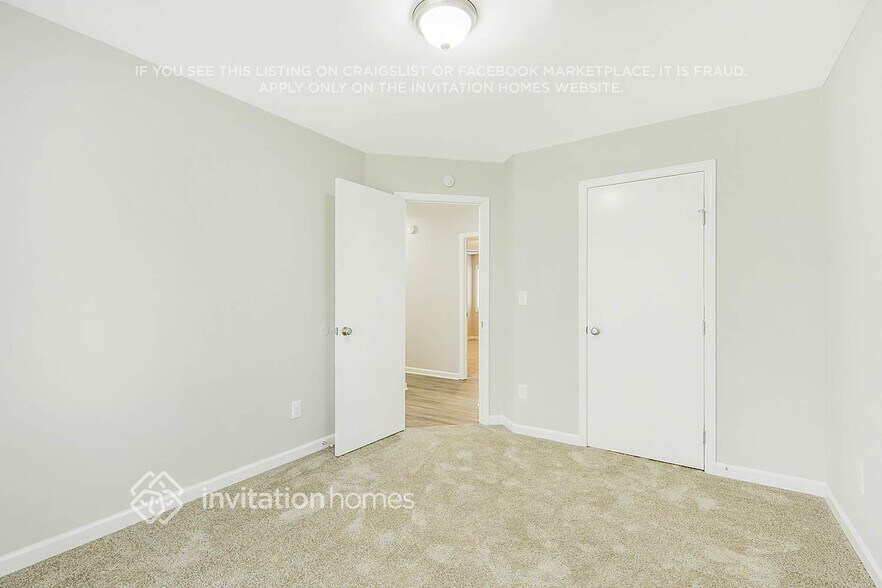 Building Photo - 7032 N Shore Dr