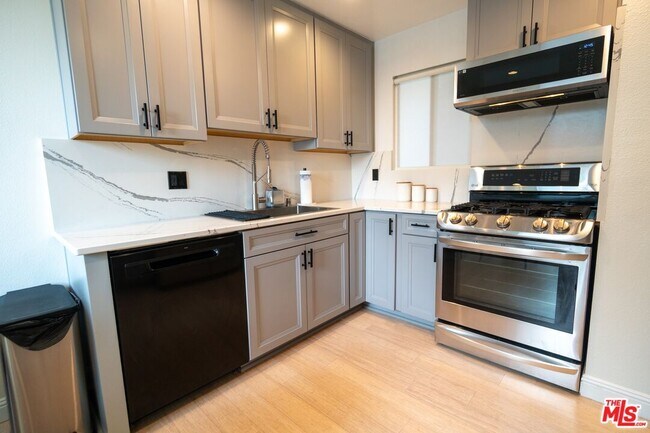 Building Photo - 8110 Manitoba St