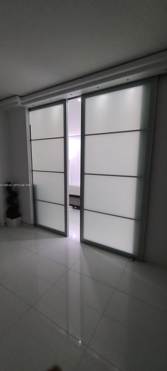 Building Photo - 6770 Indian Creek Dr