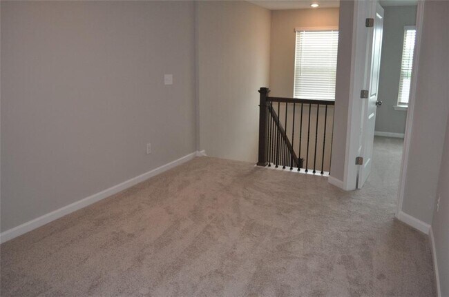 Building Photo - 1345 Endicott Ct