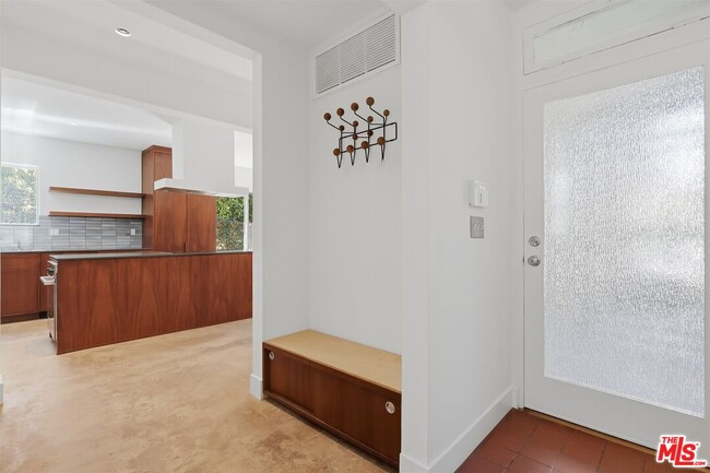 Building Photo - 444 S Windsor Blvd