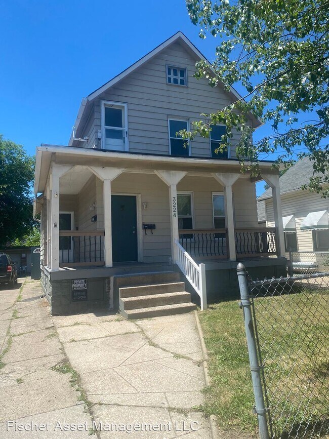 Building Photo - 2 br, 1 bath Apartment - 3224 West 32nd St...