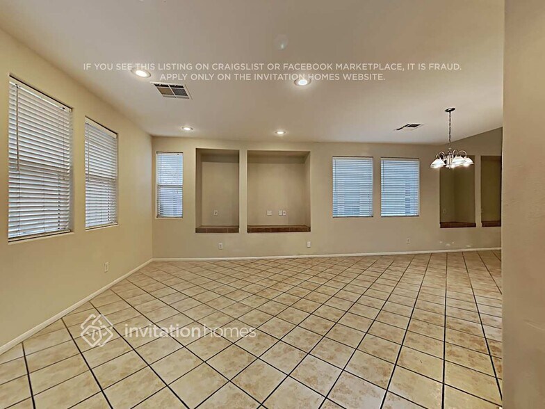 Building Photo - 765 Feather Ridge Dr
