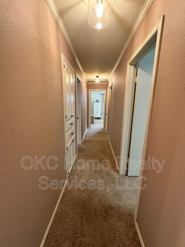 Building Photo - 2728 NW 55th Terrace