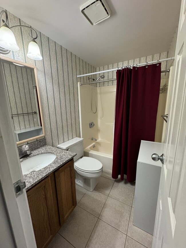 Building Photo - Spacious 3-Bedroom 3 Bath Condo on Ascutney Mountain – Nature at Your Doorstep