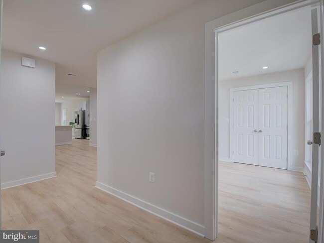 Building Photo - 14750 Jordan Ln