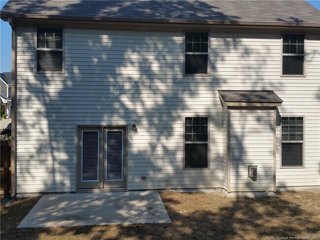 Building Photo - 261 River Oak St