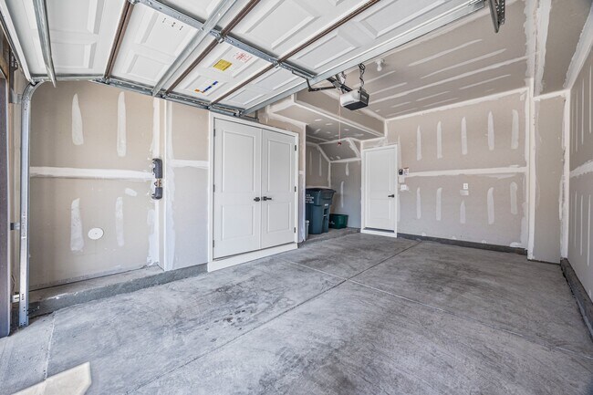Building Photo - 2833 Statesville Ave