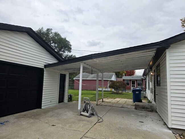 Building Photo - 4905 143rd Pl