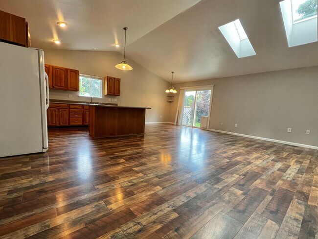 Building Photo - Charming 3-Bed/2-Bath Home in Loveland!