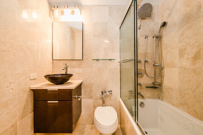 Building Photo - 777 N Michigan Ave