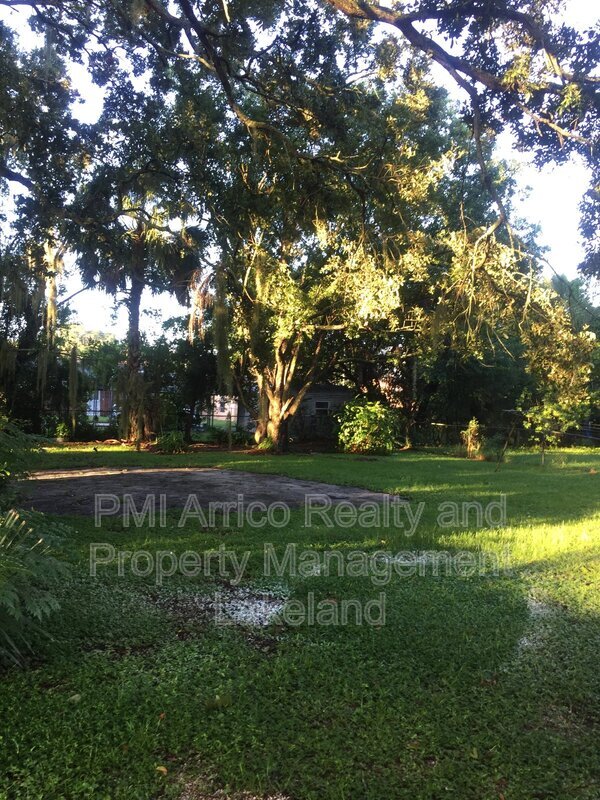 Building Photo - 124 Bassedena Cir S