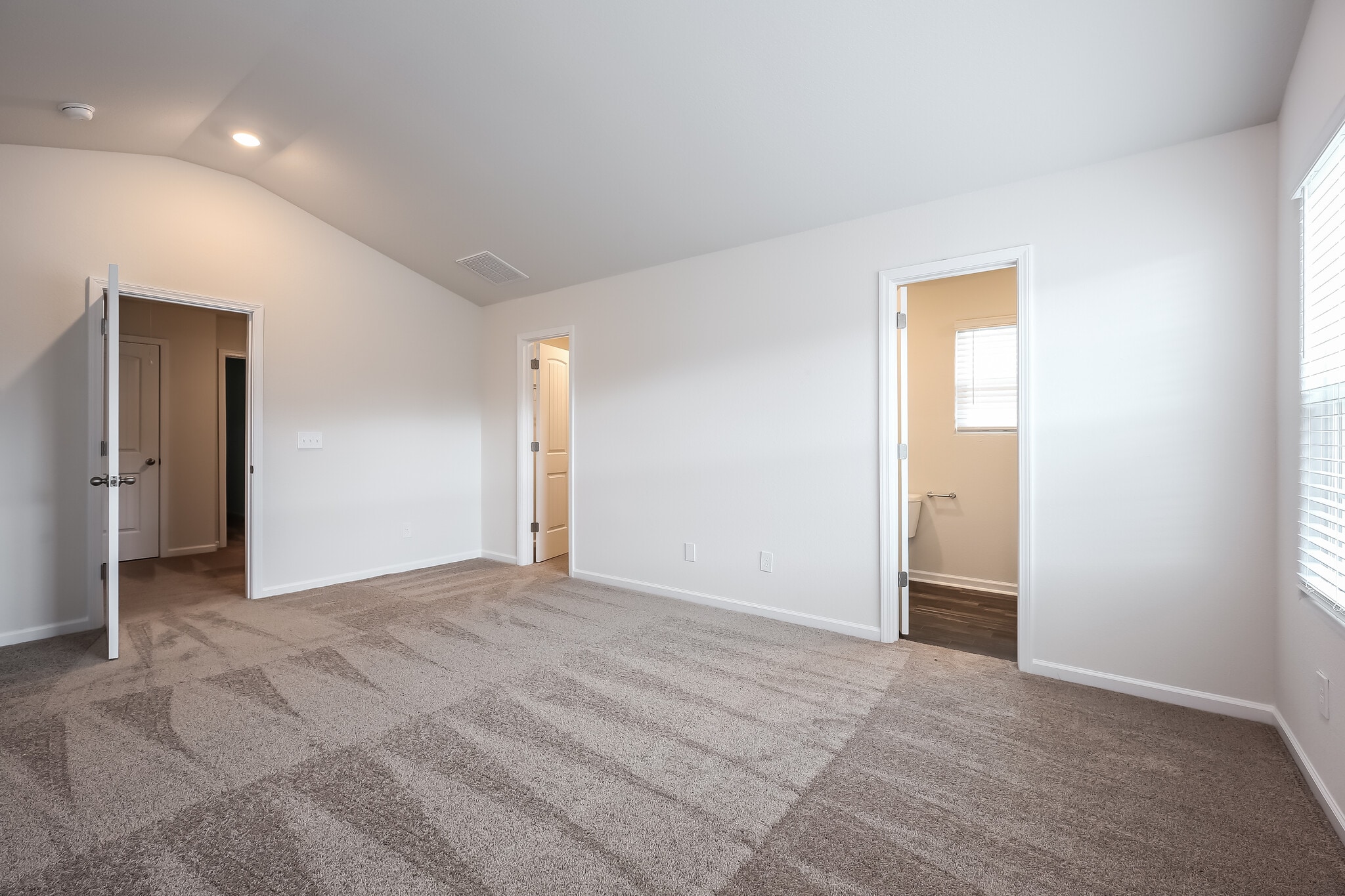 Building Photo - 6025 Mason Tucker Dr