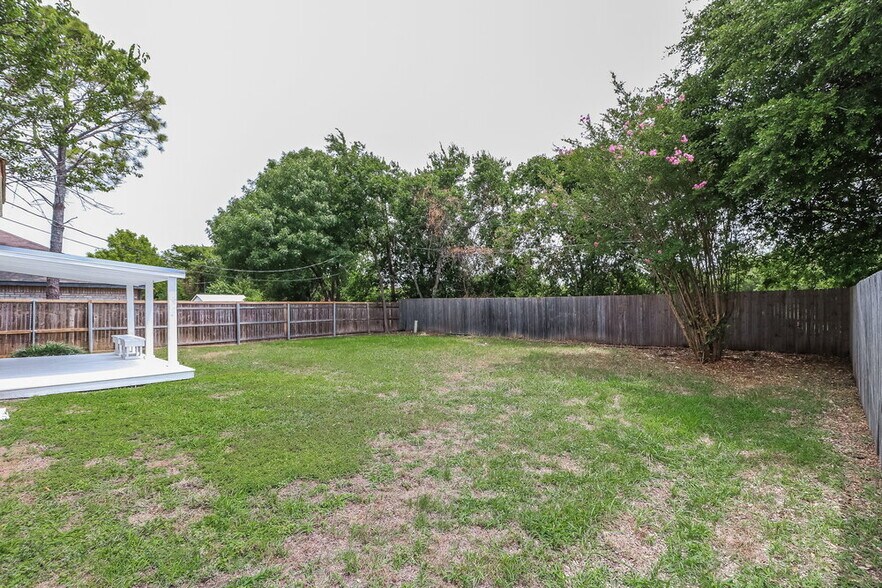 Building Photo - 6309 Brookmont Ct