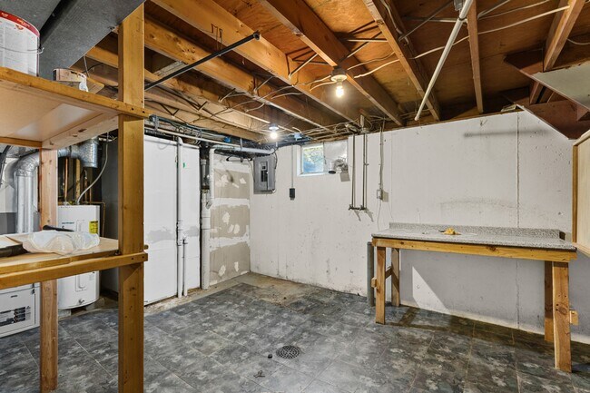 Building Photo - 855 Teson Rd