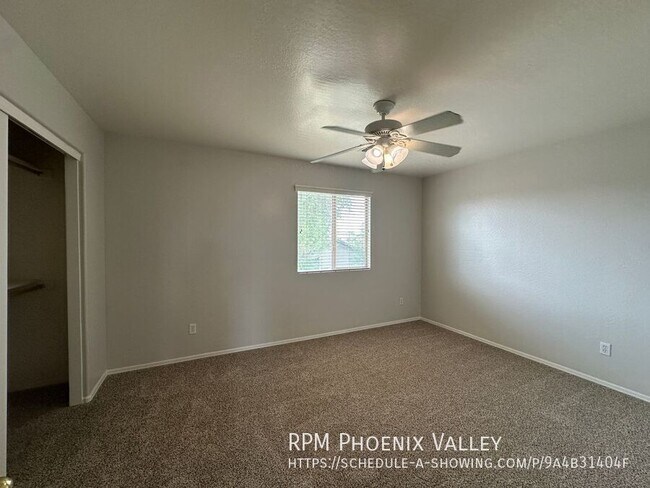Building Photo - 13921 W Port Royale Ln