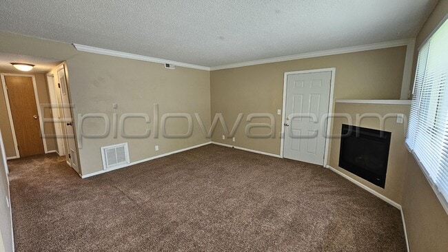 Building Photo - 1209 O Ave Pl NE