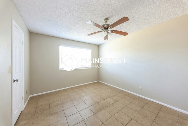 Building Photo - 6202 W Sunnyside Dr