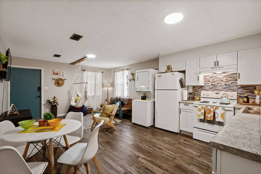 Building Photo - 2001 N 61st Ave