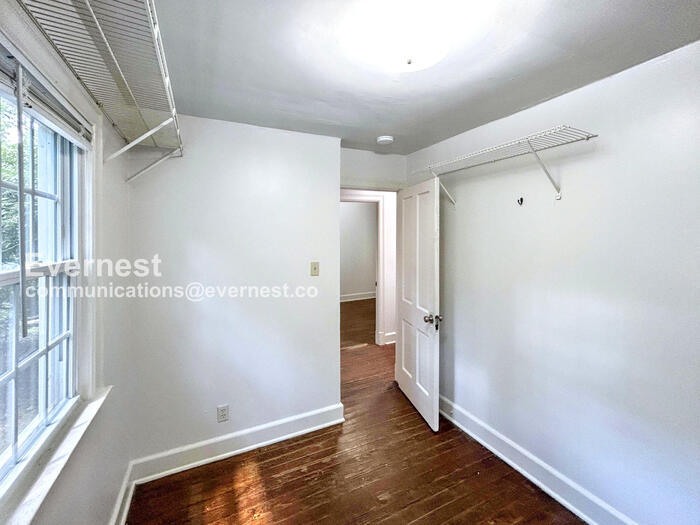 Building Photo - 412 A Griffin Ave