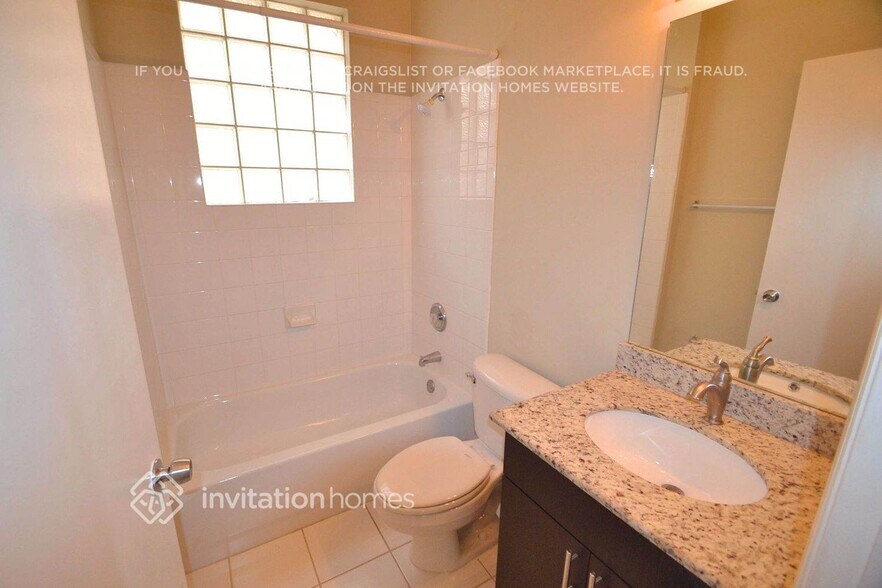 Building Photo - 3728 SW 50th Ct