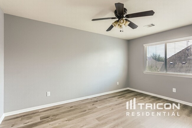 Building Photo - 24547 Bella Veneza Dr
