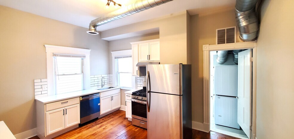 Building Photo - 1114 Columbia St