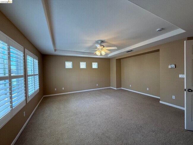 Building Photo - 533 Stirling Ct