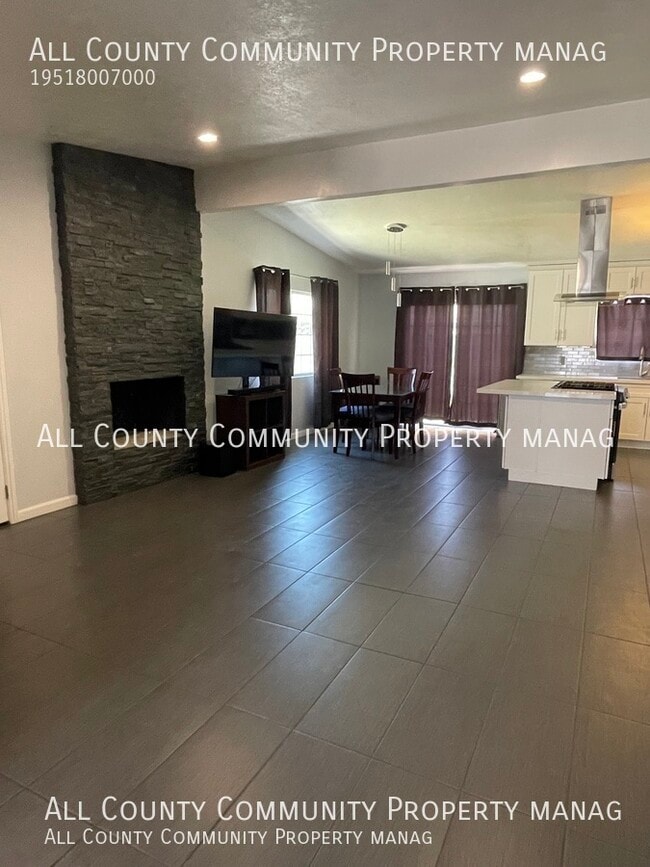 Building Photo - 16334 Lawnwood St