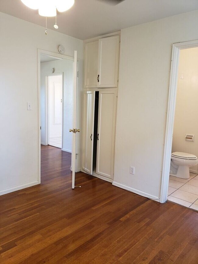 Building Photo - Vintage duplex near La Mesa Village + base...