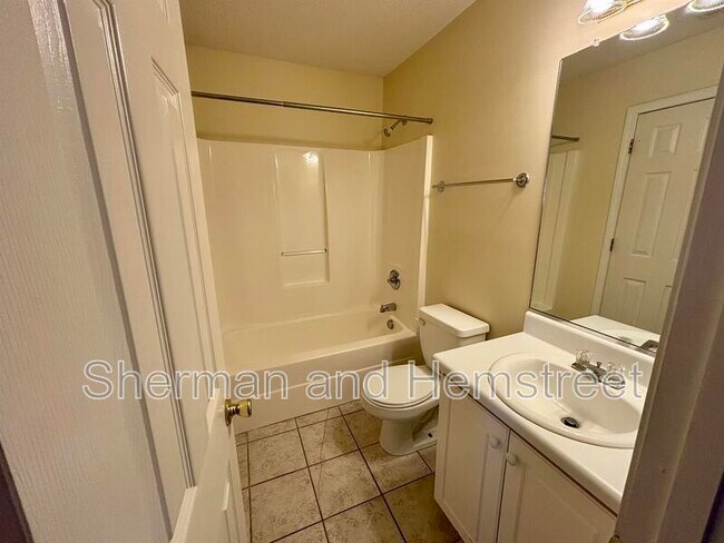 Building Photo - 310 Evans Lake Way