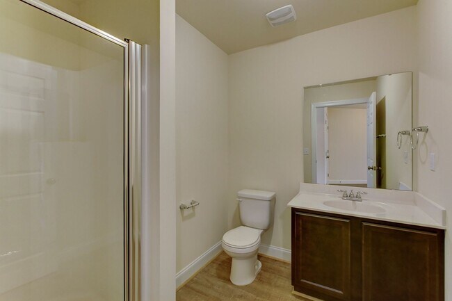 Building Photo - Two Story Townhome!