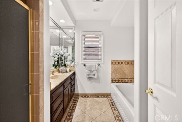 Building Photo - 4115 Laurelgrove Ave