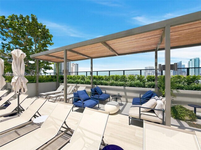 Building Photo - 1400 Biscayne Blvd