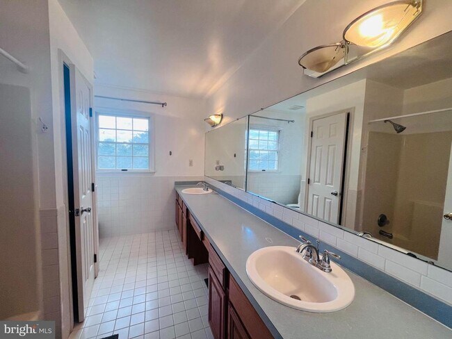 Building Photo - 159 Honora Dr