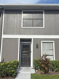 Building Photo - 799 Hill Dr