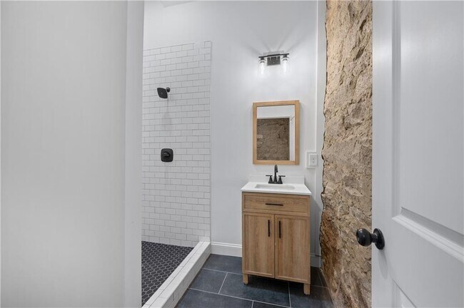 Building Photo - 360 Ponce De Leon Ave NE