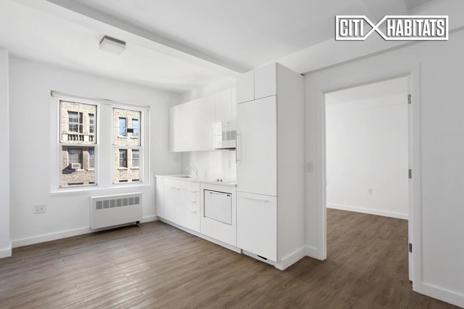 The Amstrdm - 166 W 75th St New York NY 10023 | Apartment Finder