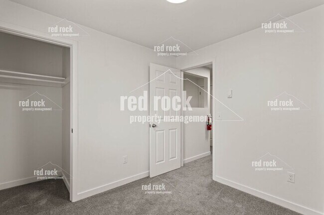 Building Photo - 4209 N Abbey Rd